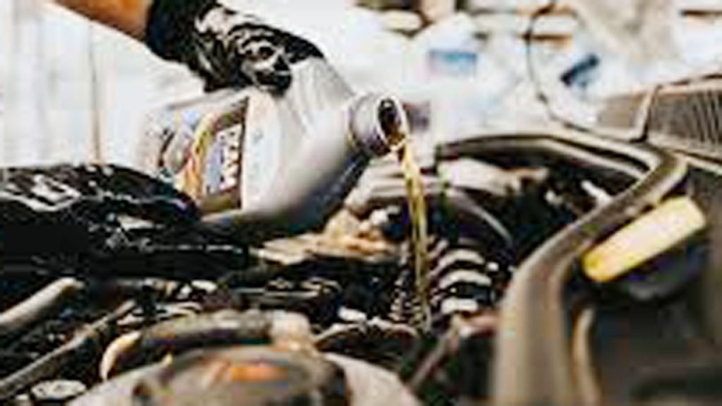 How-to-Remove-Engine-Oil-Without-Draining